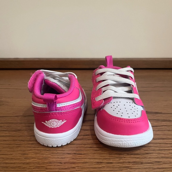 Nike Air Jordan 1 Low Pink and White Sneakers in Excellent Condition - Picture 7 of 12